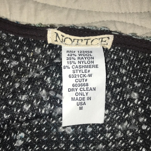 Beautiful woven dress with bell sleeves - Picture 2 of 6